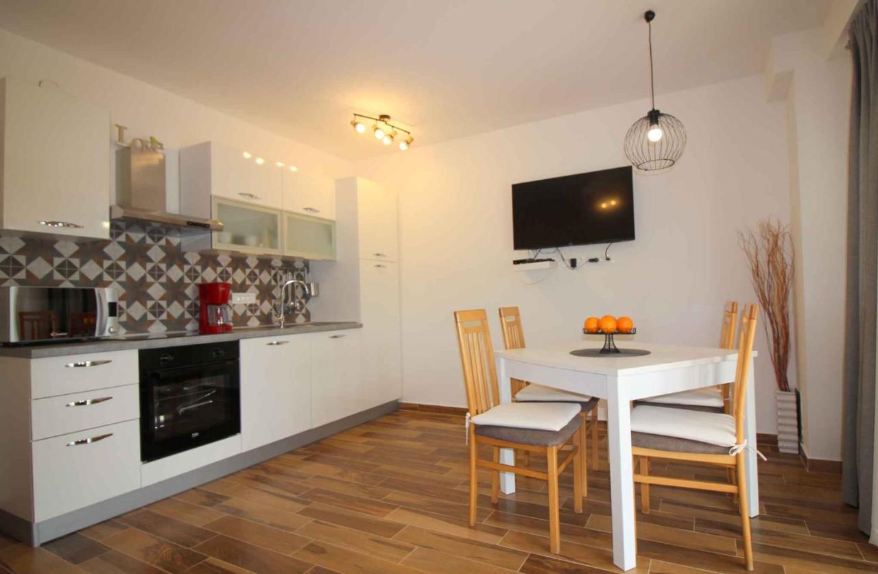 Apartments In Porec/Istrien 9923 Esterno foto