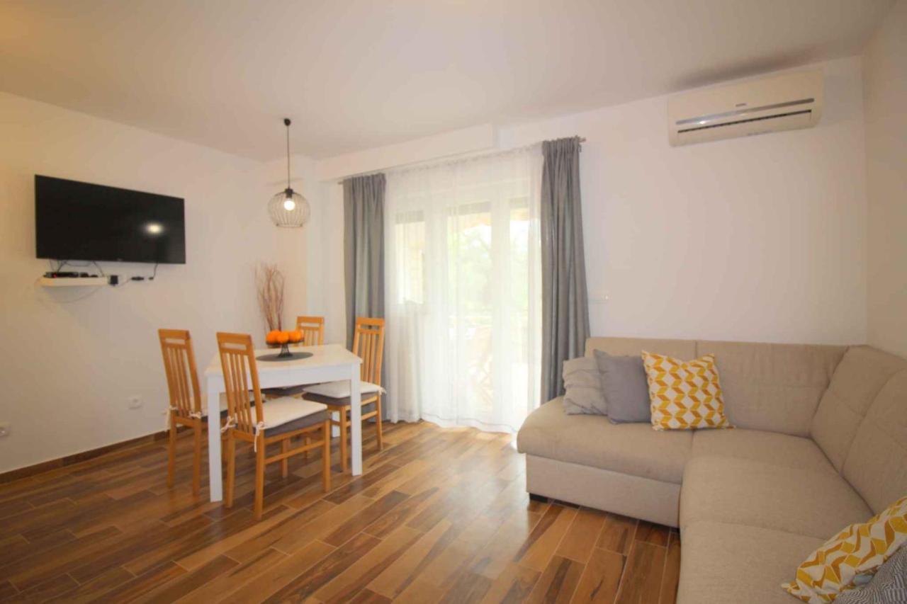 Apartments In Porec/Istrien 9923 Esterno foto